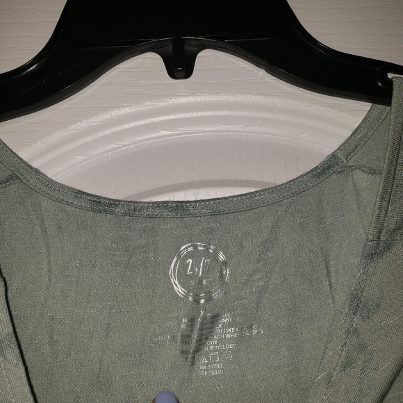 Maurices 24/7 cold shoulder tee - Picture 2 of 3